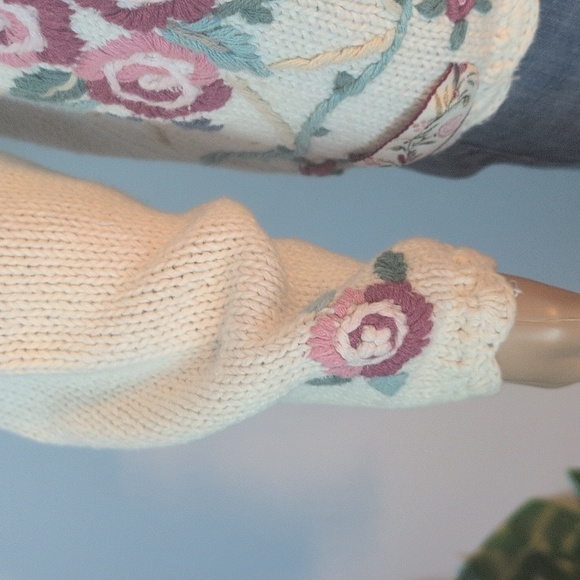 Vintage Rose Embroidered Knit Cardigan Sweater M – Shabby Chic Cottagecore - Picture 8 of 16